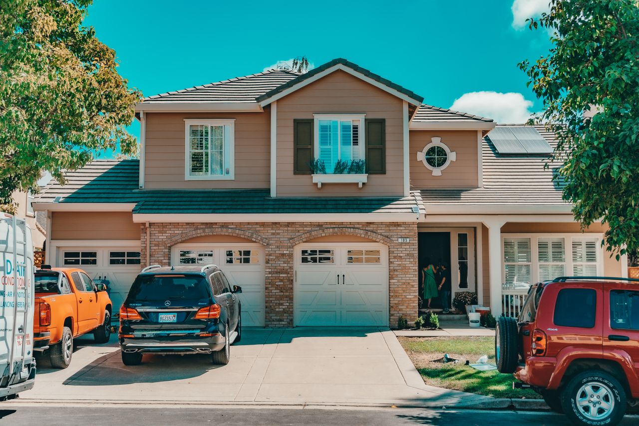 How Does Project Management Keep Garage Conversion Projects On Schedule In Walnut Creek, CA?