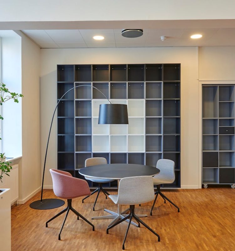 pexels-atbo-66986-245240