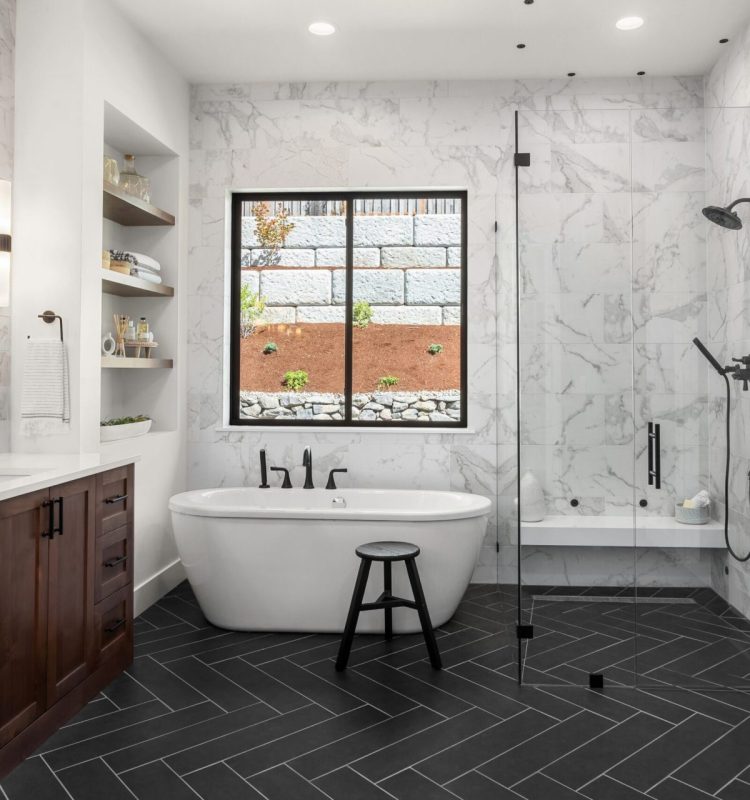 Beautiful,Bathroom,In,Luxury,Home,With,Double,Vanity,,Bathtub,,And